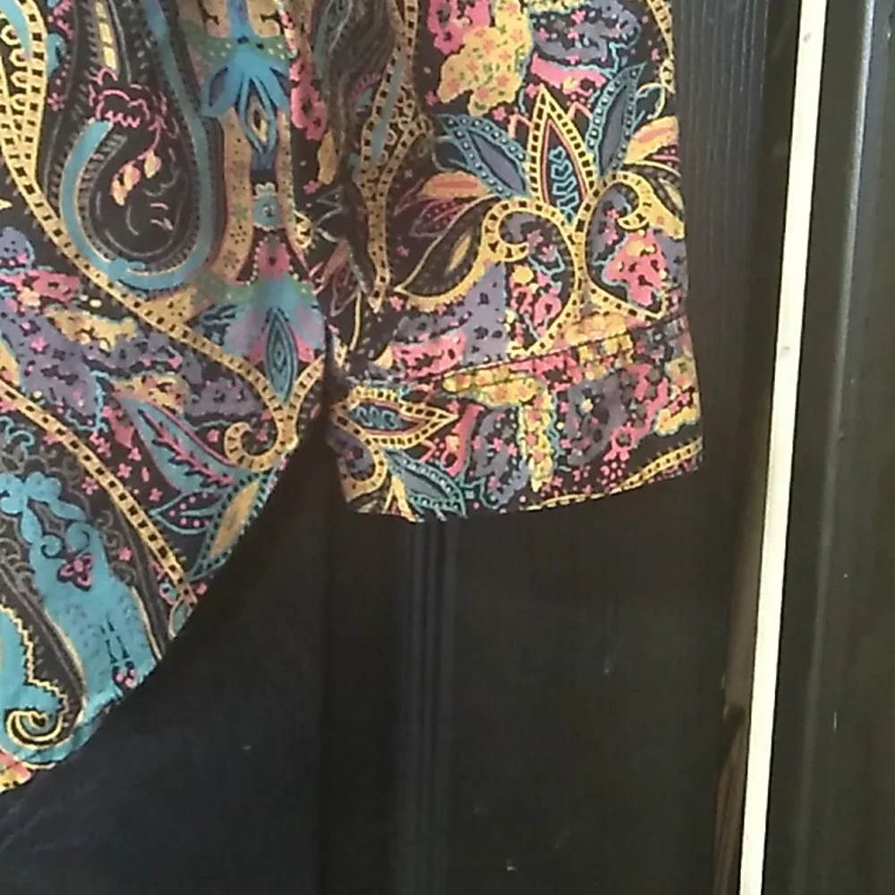 Atlast button down top - Picture 3 of 8